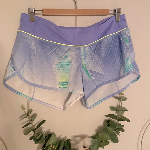 Lululemon Speed Short *4-way Stretch 2.5
Wind Chill White Lullaby Lullaby size 8 - Picture 5 of 13